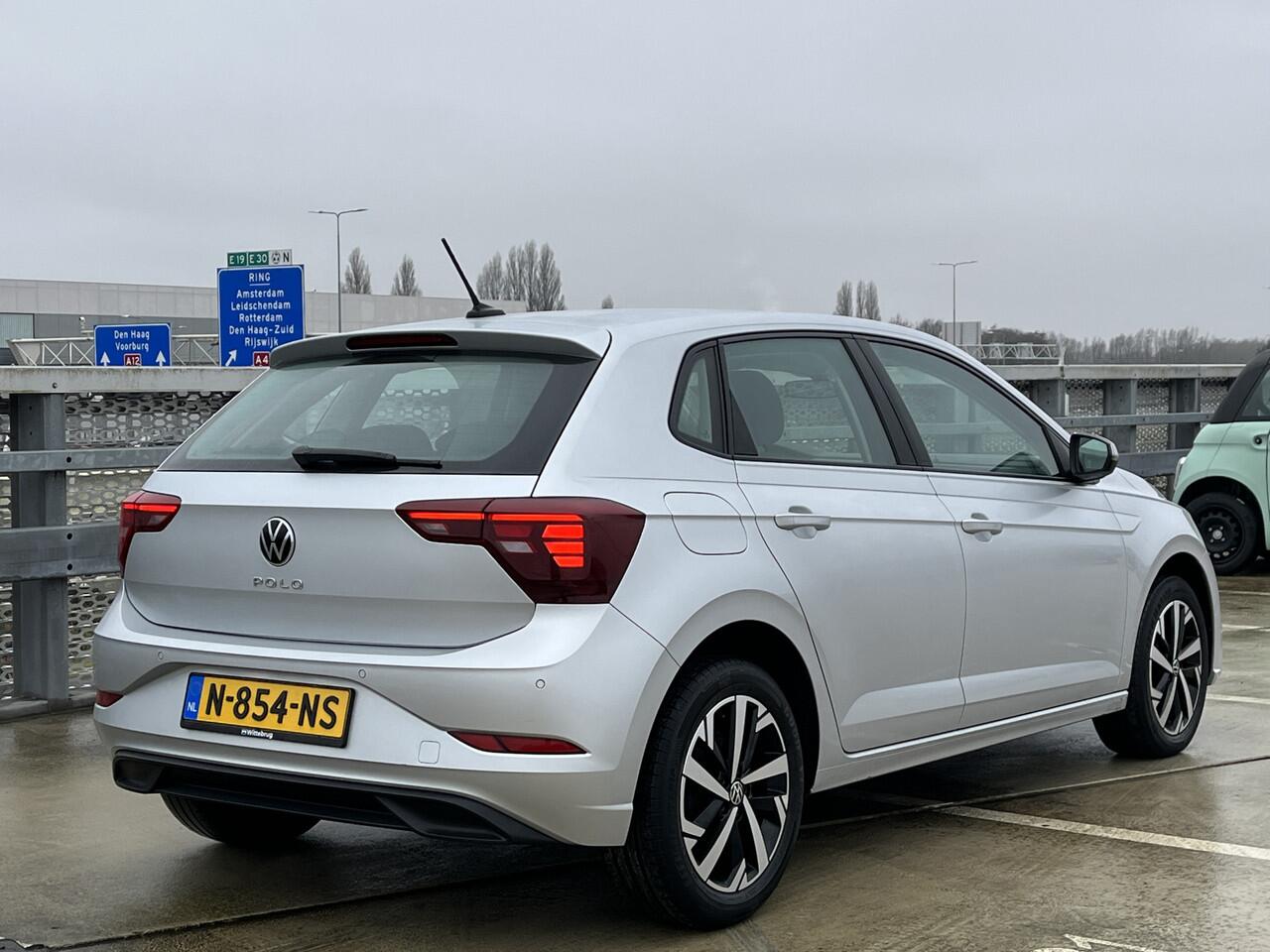 Volkswagen POLO 1.0 TSI Life / Navigatie / App connect / Parkeersensoren V+A / Lichtmetaal 16 inch / **