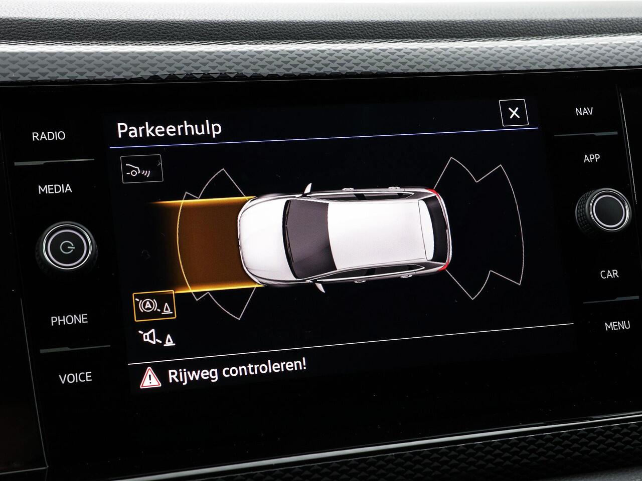 Volkswagen POLO Life Edition 1.0 TSI 95 PK 5 versn. Hand · Multimedia Pakket · Parkeersensoren voor en achter · Prijs is inclusief inruilpremie ·