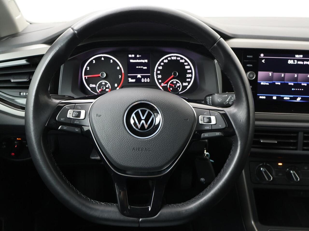 Volkswagen POLO 1.0 TSI R-Line Edition | 95 PK | Parkeersensoren | Navigatiesysteem | Climate control | R-Line |