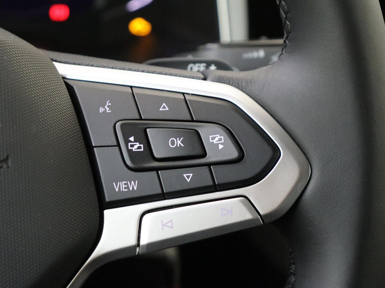 Volkswagen POLO R-Line Edition | 'App-Connect' draadloze smartphone integratie | Achterlichten LED | Afstandscontrolesysteem (Front Assist)