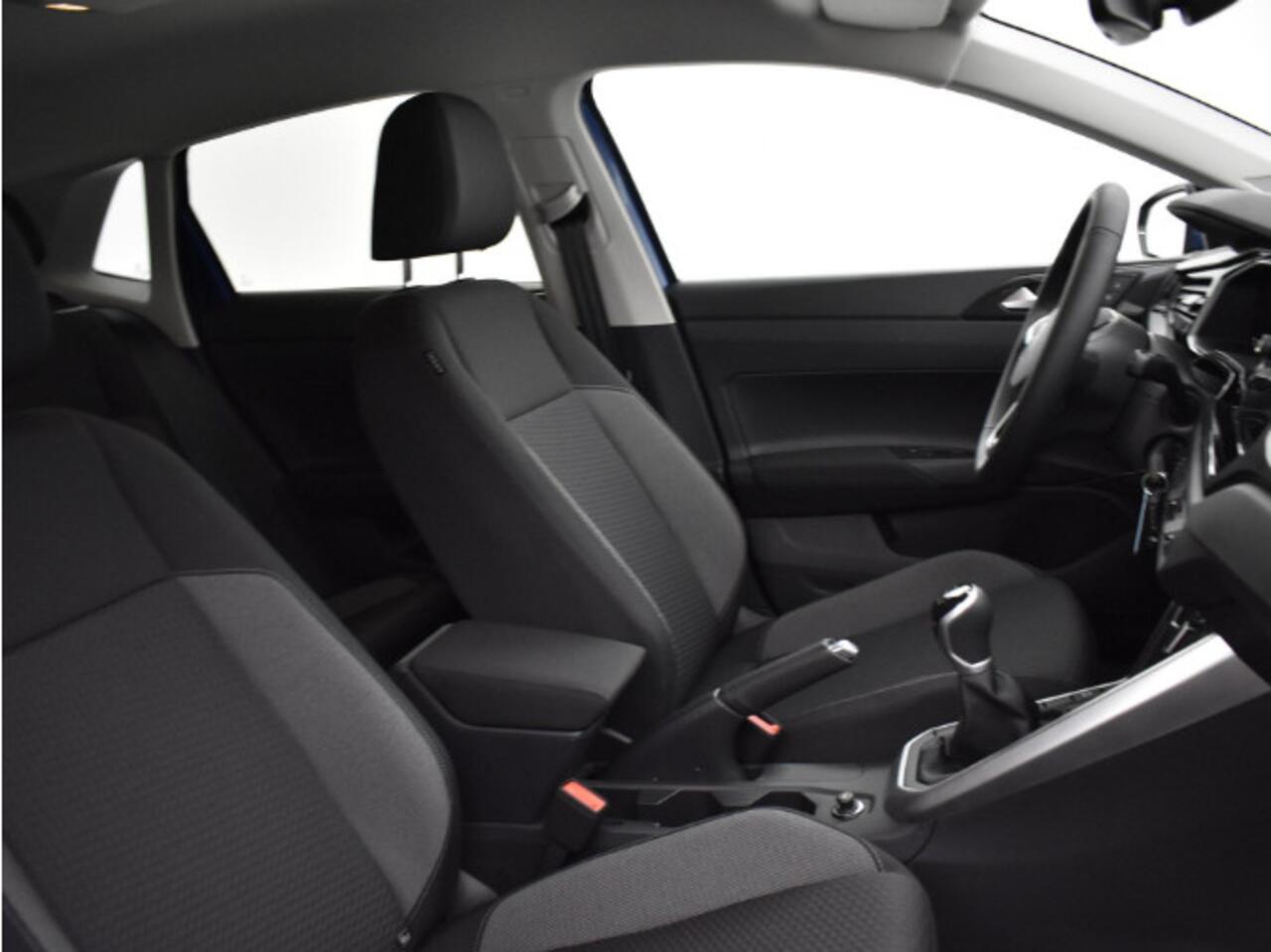 Volkswagen POLO Life Edition 1.0 TSI 95 pk 5 versn. Hand · Achteruitrijcamera · Regensensor ·