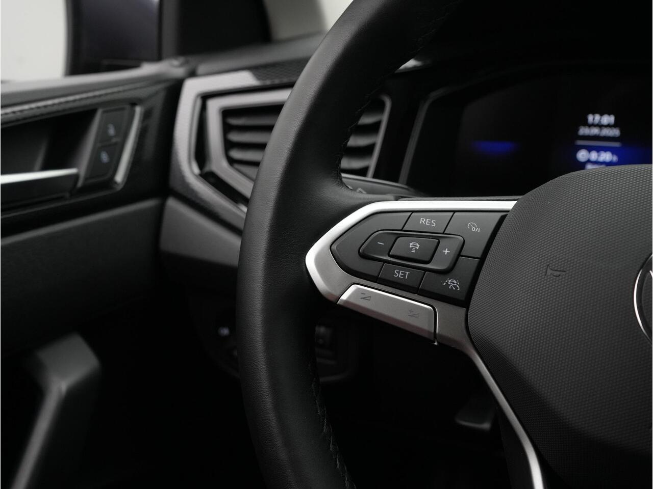 Volkswagen POLO 1.0 TSI 95 pk Life Edition | Navigatie | Stoelverwarming | Adaptive Cruise | Achteruitrijcamera