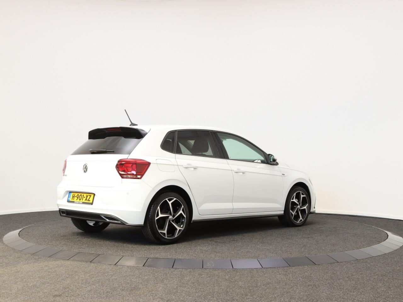 Volkswagen POLO 1.0 TSI Highline Business R | Panoramadak | Parkeersensoren |