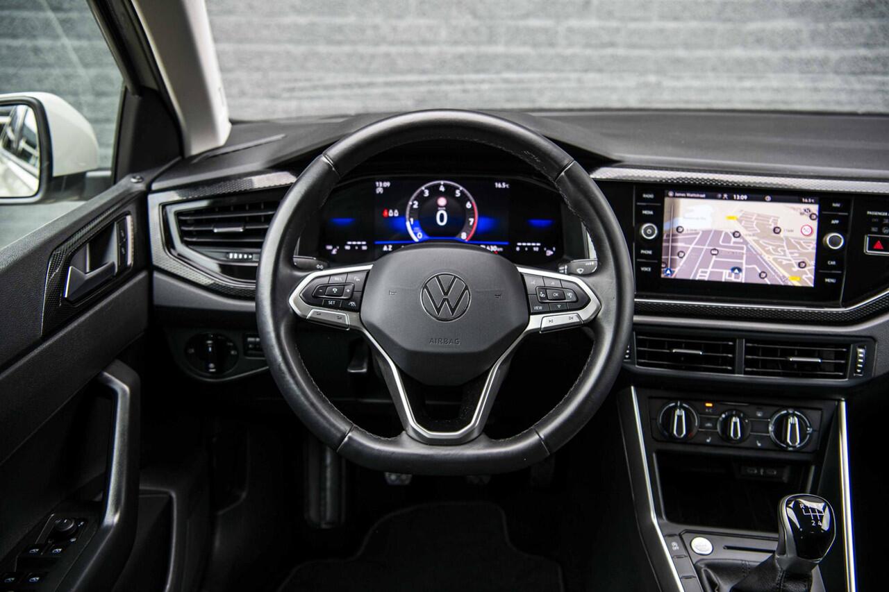 Volkswagen POLO 1.0 TSi 95 pk Life Edition | Keyless | Stoelverwarming | Navigatie