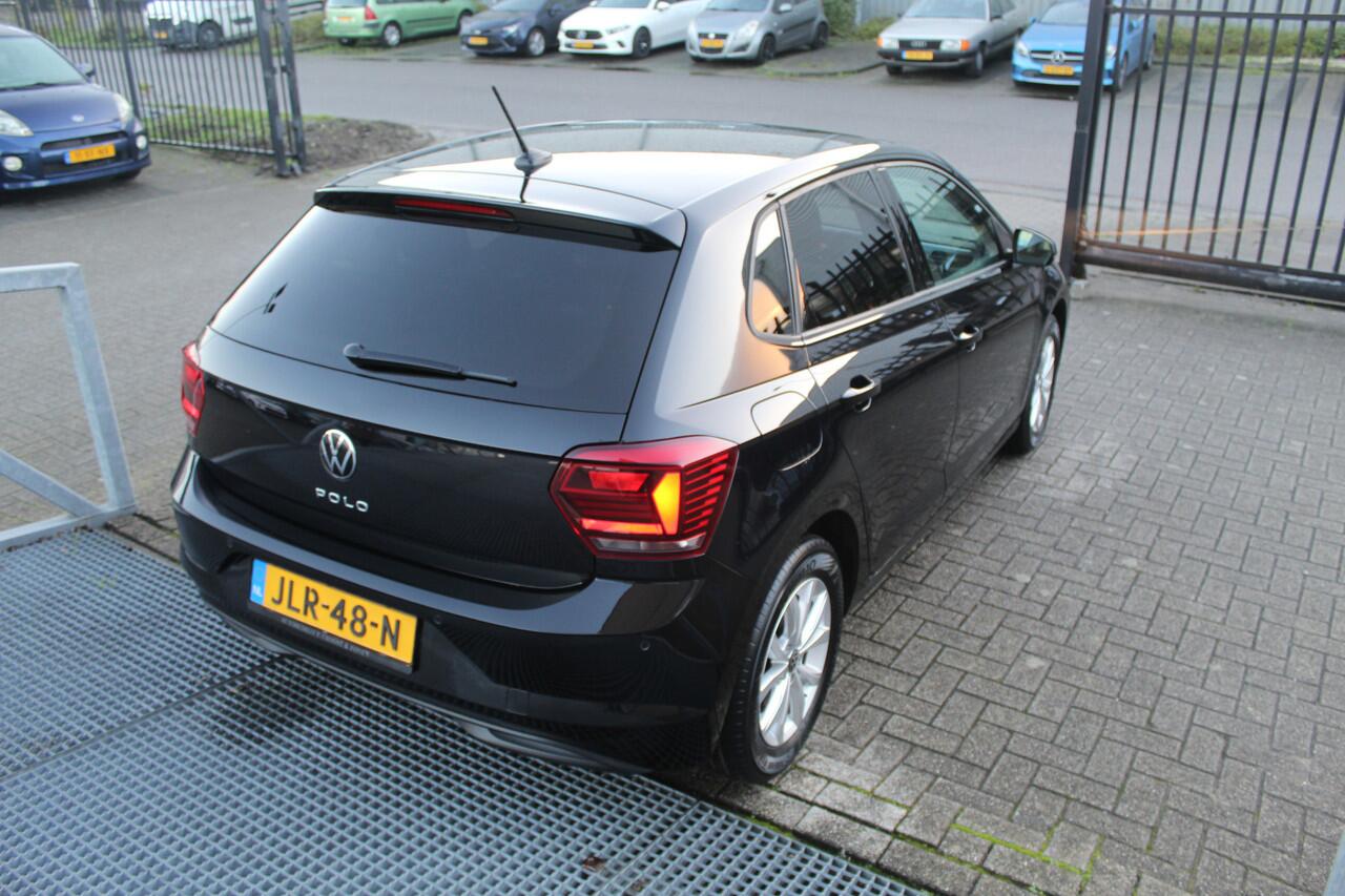 Volkswagen POLO 1.0 TSI Highline Climate control/Stoelverwarming/Navigatie/Apple car play/Verwarmbare buitenspiegels/Parkeerassistent/Privacy glass/Cruise control