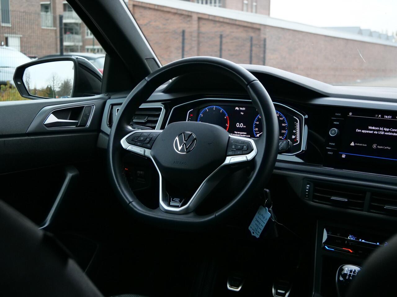 Volkswagen POLO 1.0 TSI R-Line 96 Pk Apple Carplay / DAB / PDC