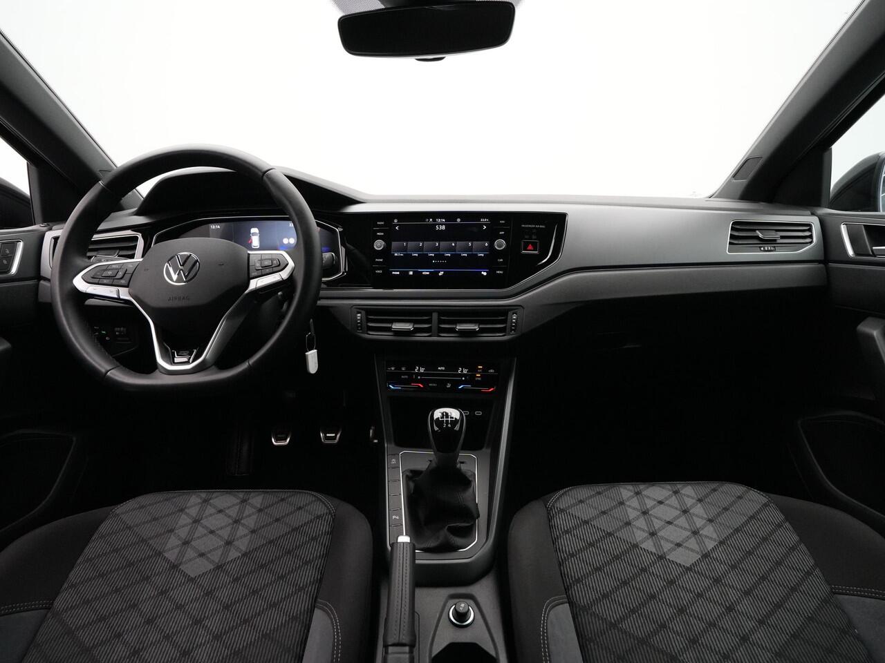 Volkswagen POLO 1.0 TSI 95pk R-Line Navi via App Pdc Clima Acc 226