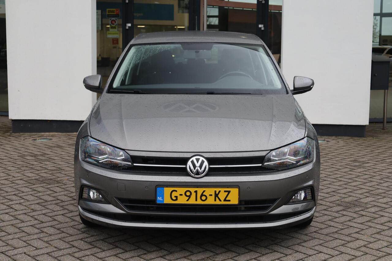 Volkswagen POLO 1.0 TSI Comfortline digital cockpit 15" LMV pdc voor en achter navigatie acc armsteun NL auto 1e eigenaar nieuw door ons geleverd en onderhouden
