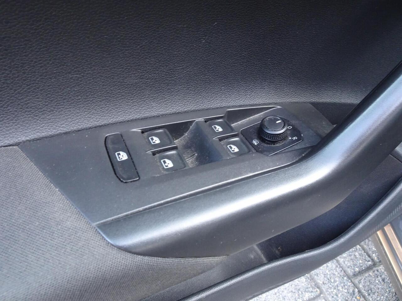 Volkswagen POLO 1.0 MPI Comfortline AIRCO l CruiseControl l Trekhaak