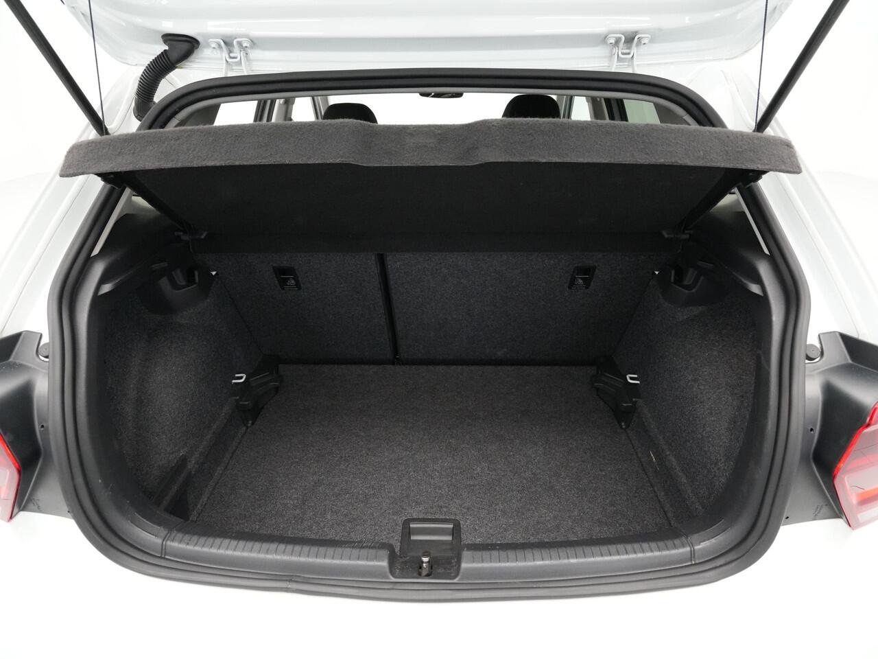 Volkswagen POLO 1.0 TSI 95pk R-Line Edition Navigatie Acc Pdc Clima Carplay 90