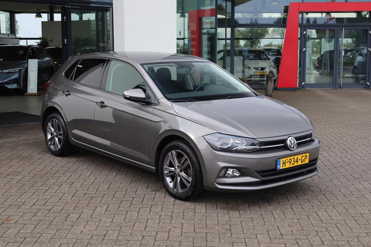 Volkswagen POLO 1.0 TSI Comfortline 70KW/95PK DSG, NL auto 1e eigenaar dealeronderhouden, 16" LMV Sebring r line velgen, privacy glas, pdc voor en achter, navigatie, acc, lederen stuurwiel, carplay