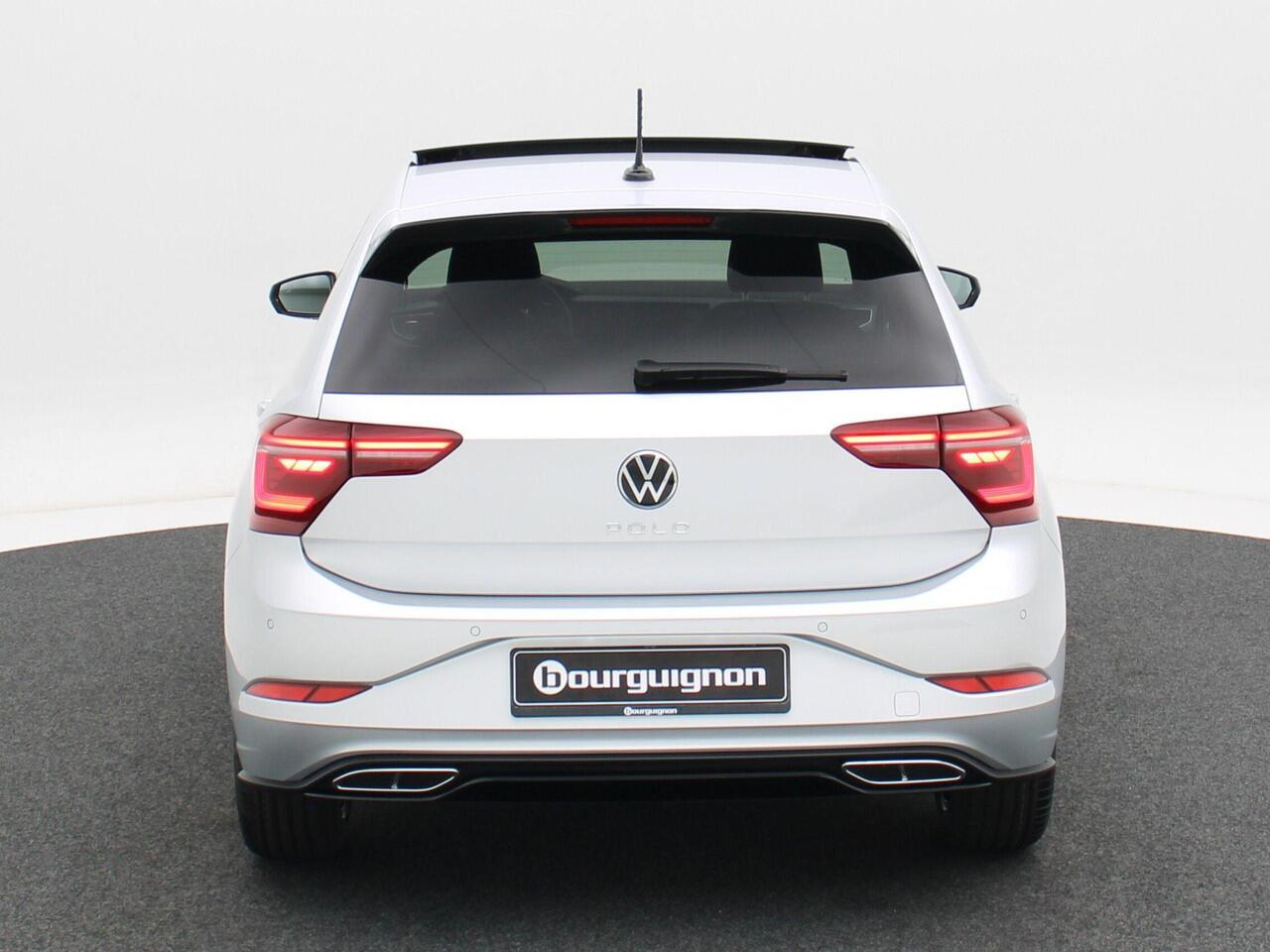 Volkswagen POLO R-Line Edition | Automaat | Panorama dak | LED Matrix | Stoelverwarming | 17" Velgen |