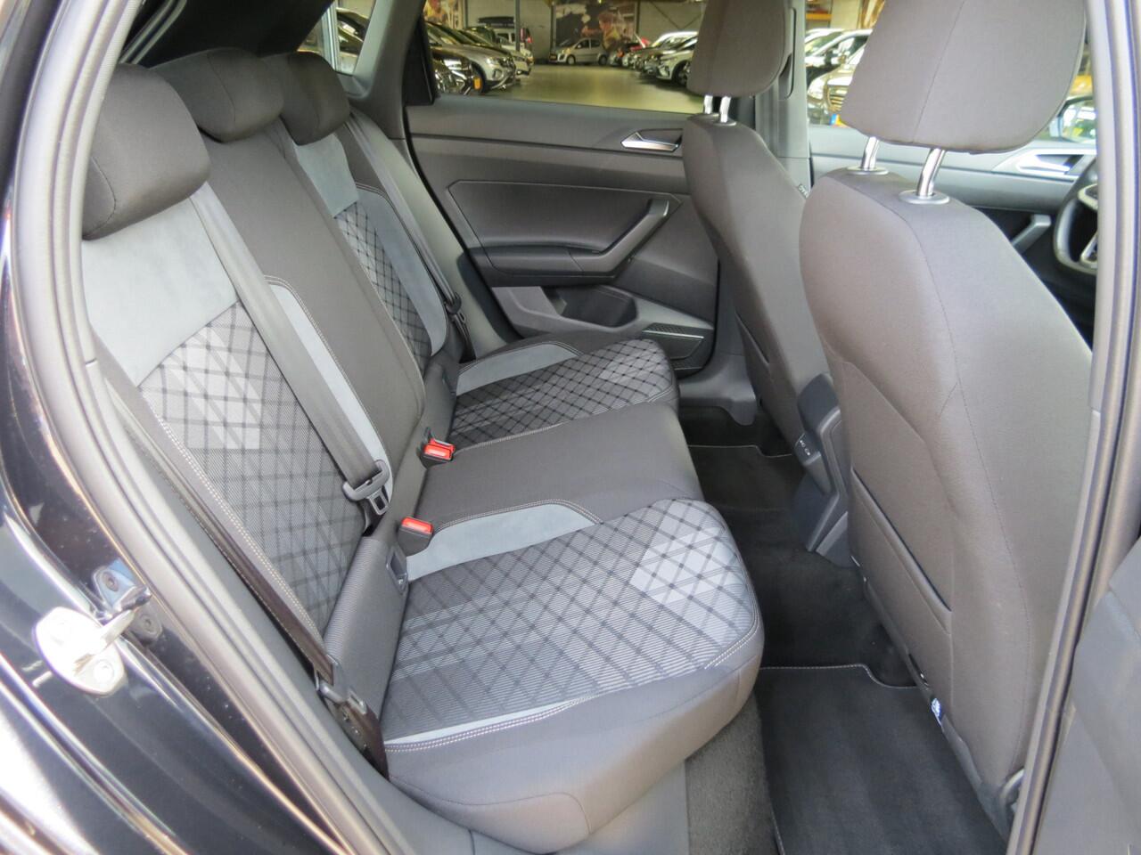 Volkswagen POLO 1.0 TSI R-Line -95pk- Automaat | Matrix IQ Led | 17" Bergamo | Camera | Rijklaarprijs incl. 1 jaar Bovag garantie