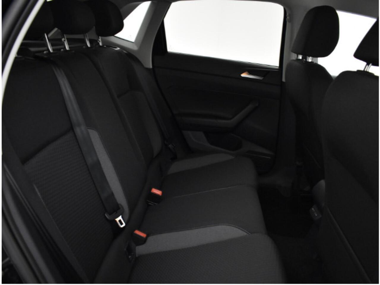 Volkswagen POLO Life Edition 1.0 TSI 95 pk 5 versn. Hand · Achteruitrijcamera · Parkeersensor achter · Velgen 'essex', 15 inch lichtmetaal ·