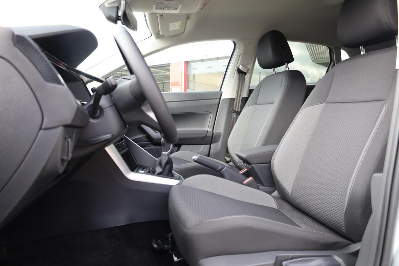 Volkswagen POLO 1.0 TSI Life Edition 95PK / 70kW Achteruitrijcamera, Apple Carplay & Android Auto, verwarmbare voorstoelen, Keyless Entry & Start, adaptive cruise control met Stop&Go en stuurhulp, 2-zonde Climatronic airconditioning, volledig digitaal instrumentenpaneel 