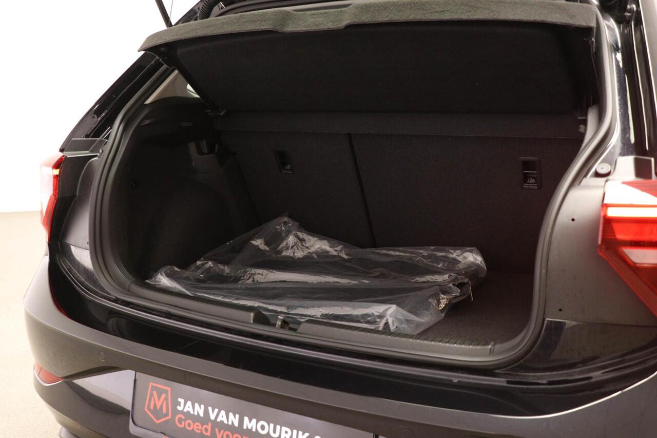 Volkswagen POLO 1.0 TSI Life Business | ASSISTANCE PACK | STOELVERWARMING | DAB | APPLE