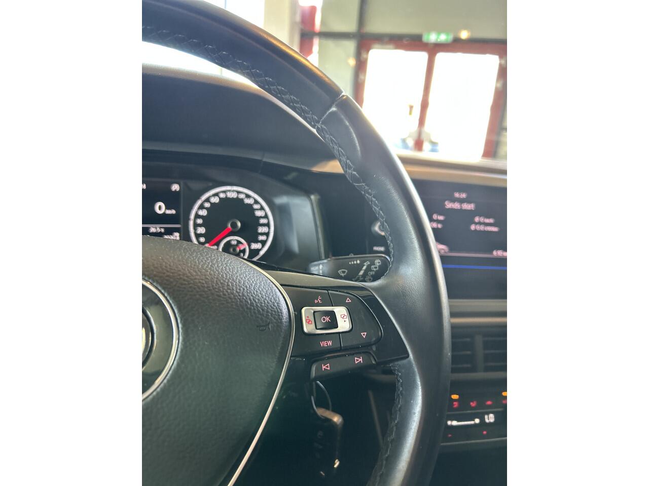 Volkswagen POLO 1.0 TSI Comfortline | Adaptieve cruise control | Climate control | Dealer onderhouden | Bluetooth | Nederlands geleverd | BTW Auto