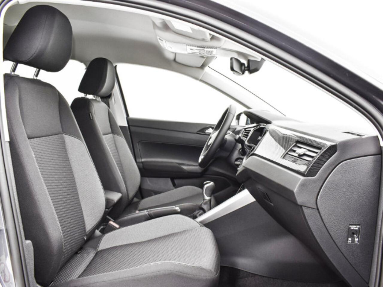 Volkswagen POLO Life Edition 1.0 TSI 95 pk 5 versn. Hand · Achteruitrijcamera · regensensor ·