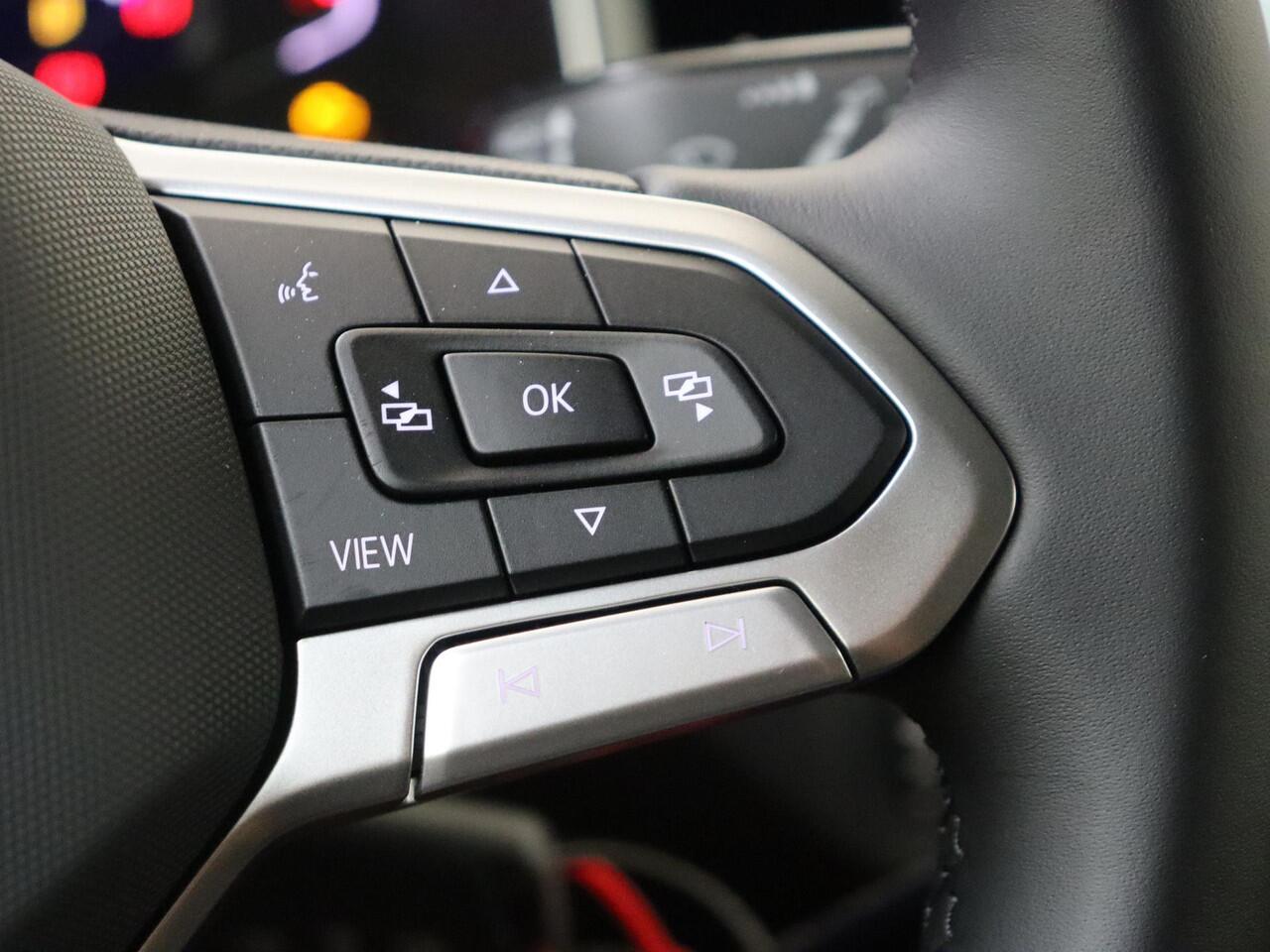 Volkswagen POLO R-Line Edition | 'App-Connect' draadloze smartphone integratie | Achterlichten LED | Afstandscontrolesysteem (Front Assist)