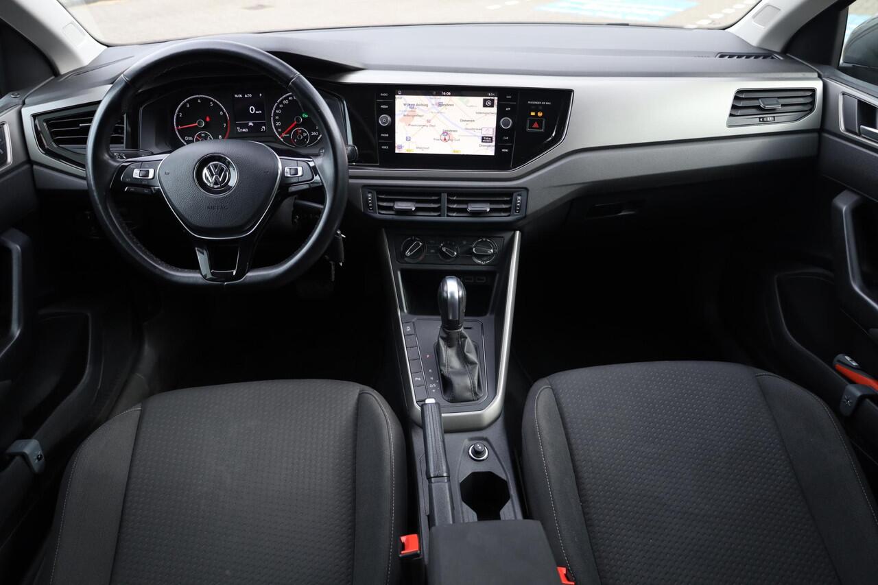 Volkswagen POLO 1.0 TSI Comfortline 70KW/95PK DSG, NL auto 1e eigenaar dealeronderhouden, 16" LMV Sebring r line velgen, privacy glas, pdc voor en achter, navigatie, acc, lederen stuurwiel, carplay