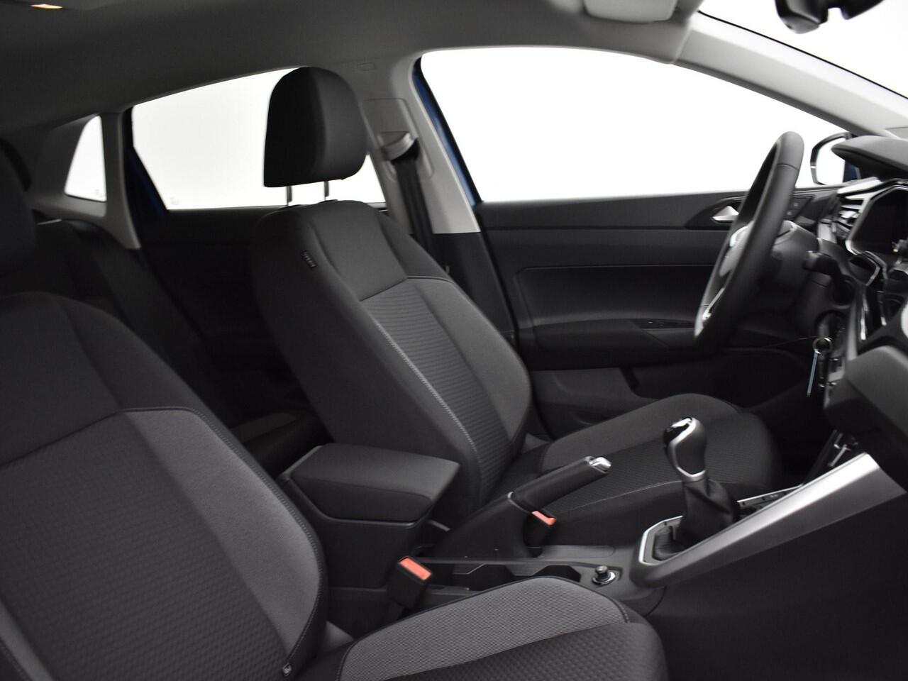 Volkswagen POLO Life Edition 1.0 TSI 95 pk 5 versn. Hand · achteruitrijcamera · regensensor ·