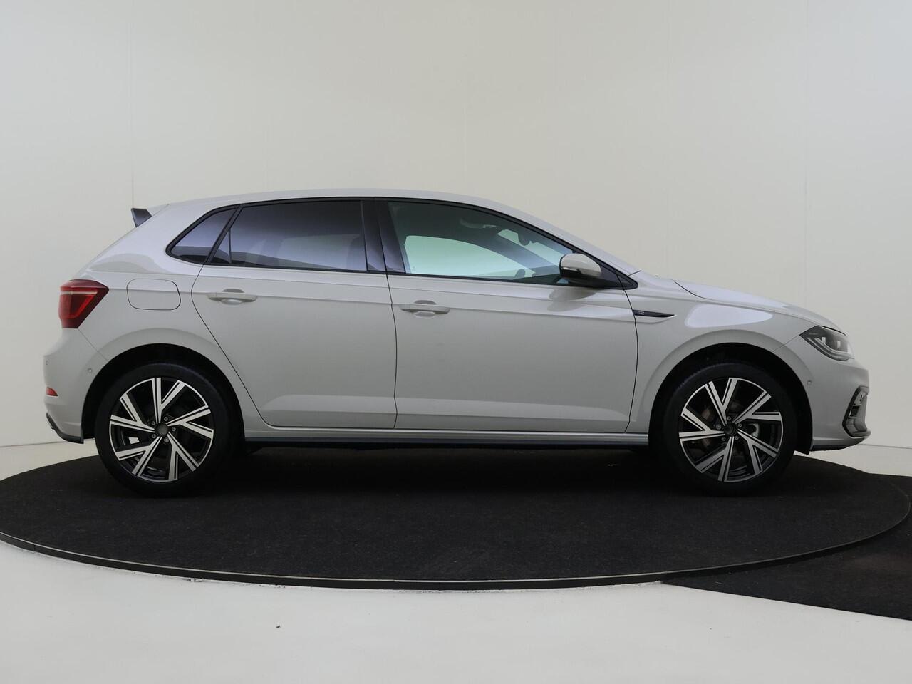 Volkswagen POLO R-Line Edition | 'App-Connect' draadloze smartphone integratie | Achterlichten LED | Afstandscontrolesysteem (Front Assist)