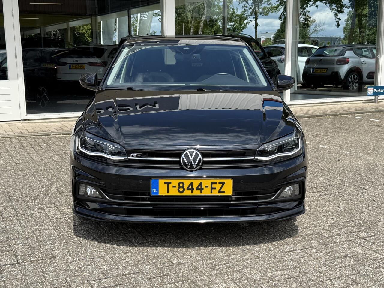 Volkswagen POLO 1.0 TSI Highline R | LED | Pano | Keyless | PDC v+a incl camera | Apple Carplay | ECC | Afn. trekhaak