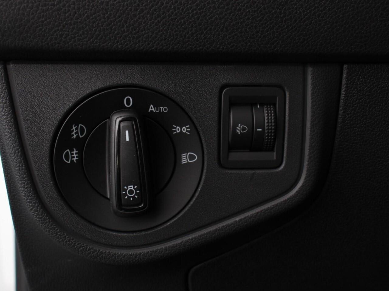 Volkswagen POLO 1.0 TSI 110pk Highline Plus DSG | Apple Carplay/Android Auto | Dab | Parkeer sensoren | Extra Getint Glas | Adaptive Cruise Control