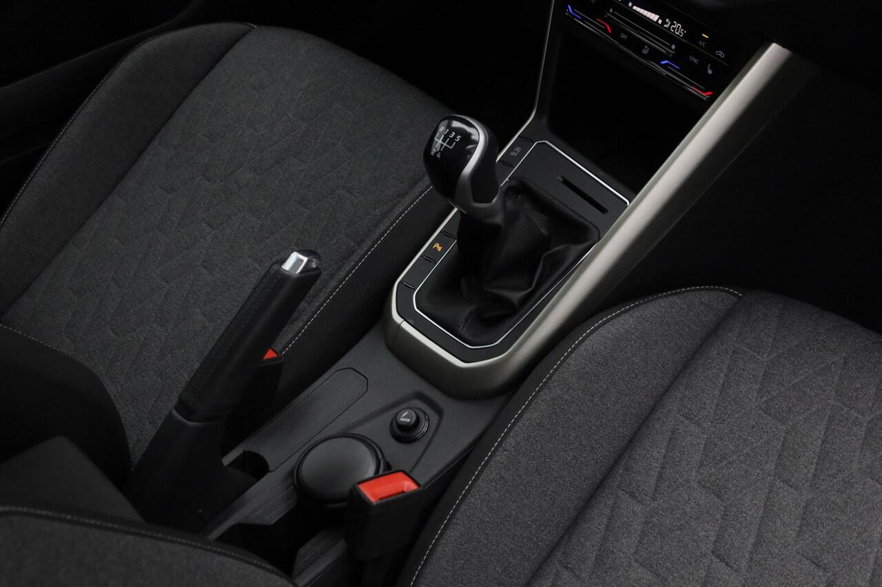 Volkswagen POLO 1.0 TSI 95 pk Move | Panoramadak | Navigatie | Stoelverwarming | Achteruitrijcamera | Adaptive Cruise