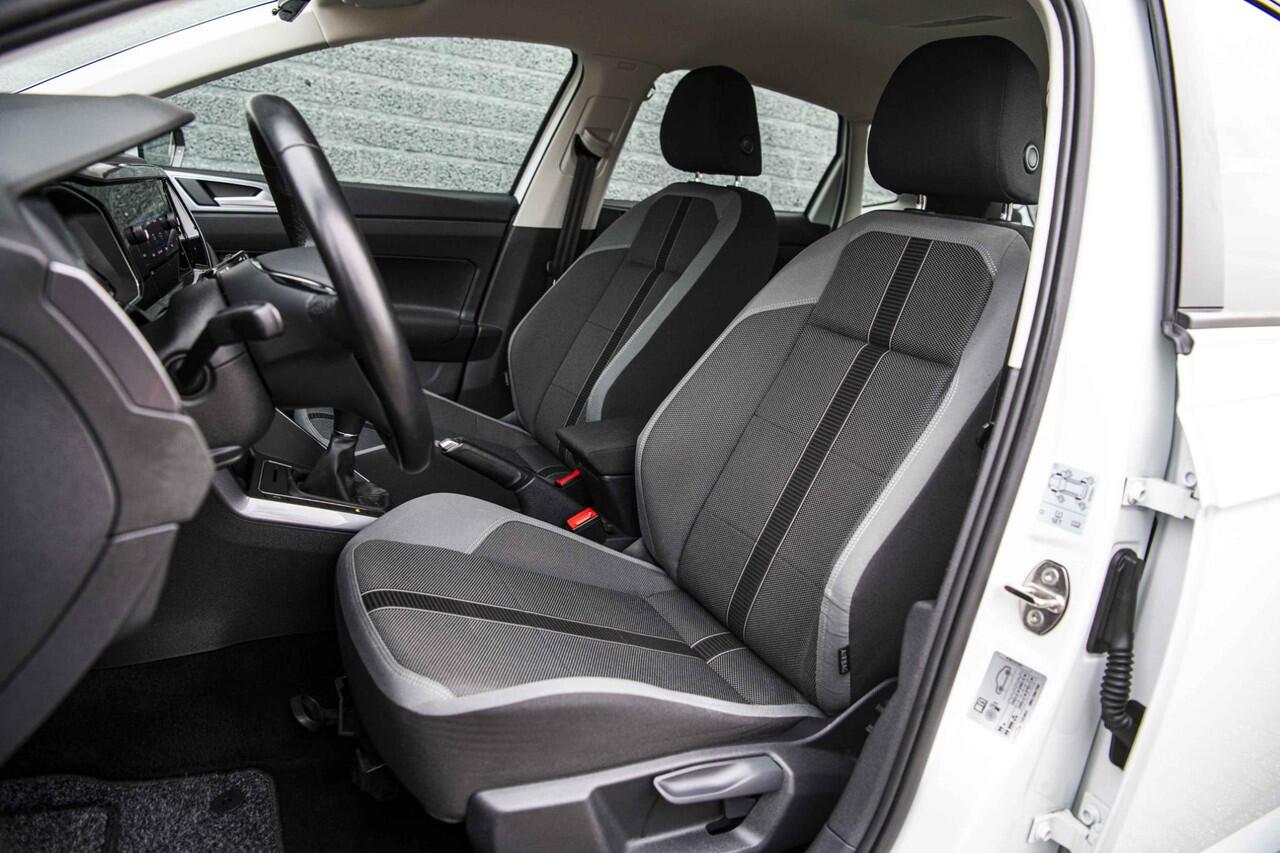 Volkswagen POLO 1.0 TSI Highline | Stoelverwarming | Parkeersensoren | Navigatie