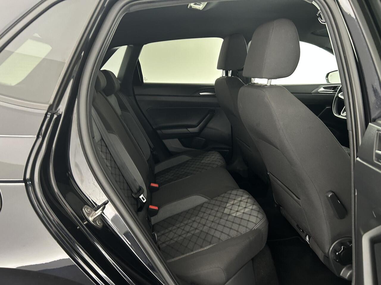 Volkswagen POLO 1.0 TSI 95pk DSG R-Line Business Camera Led Stoelverwarming Virtual Cockpit Navigatie