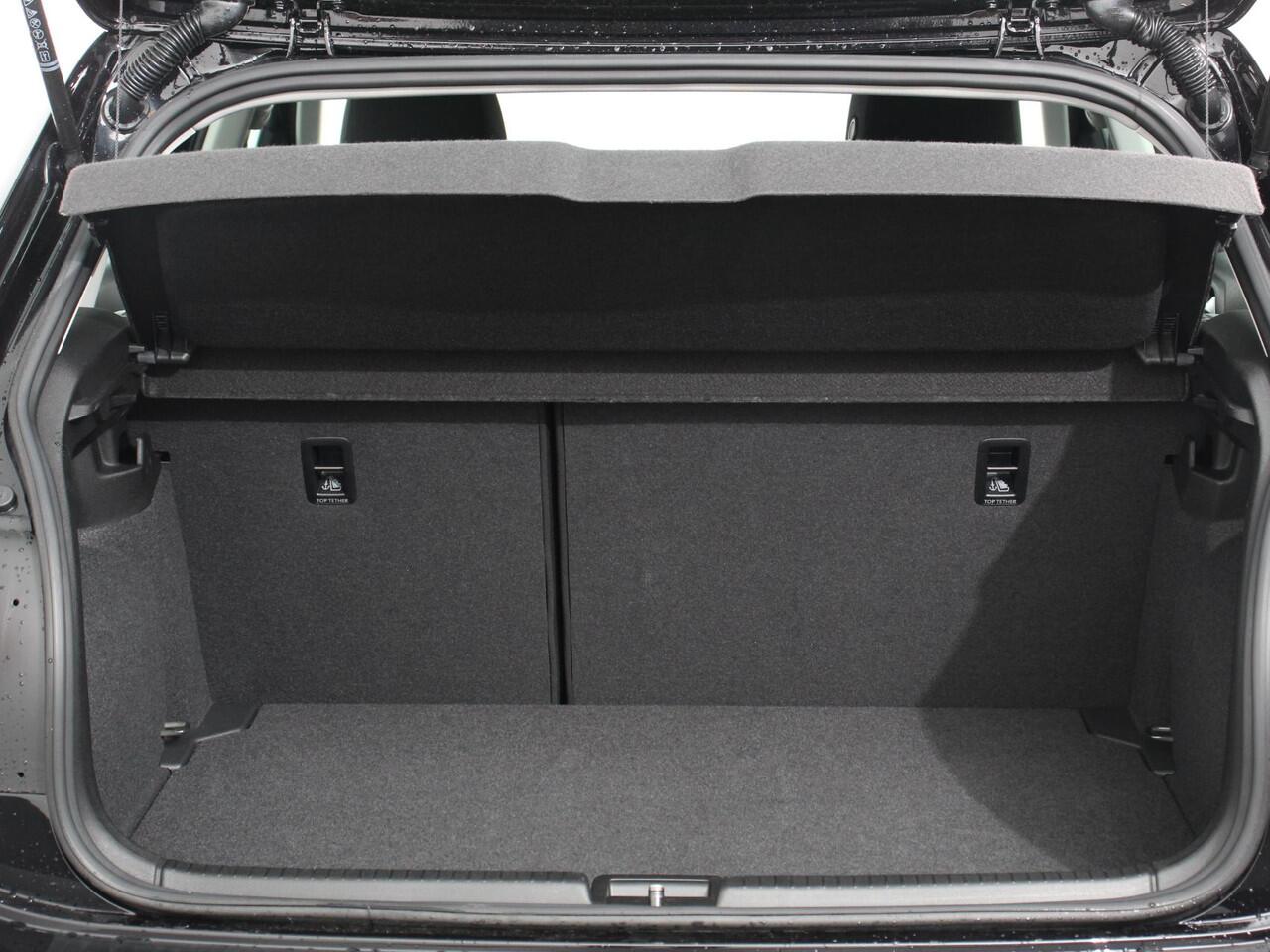 Volkswagen POLO 1.0 TSI DSG Life | Navigatie | Apple Carplay/Android Auto | Climate Control | Digitale Cockpit | Stoelverwarming | Parkeer sensoren | Adaptive Cruise Control | Lichtmetalen Velgen