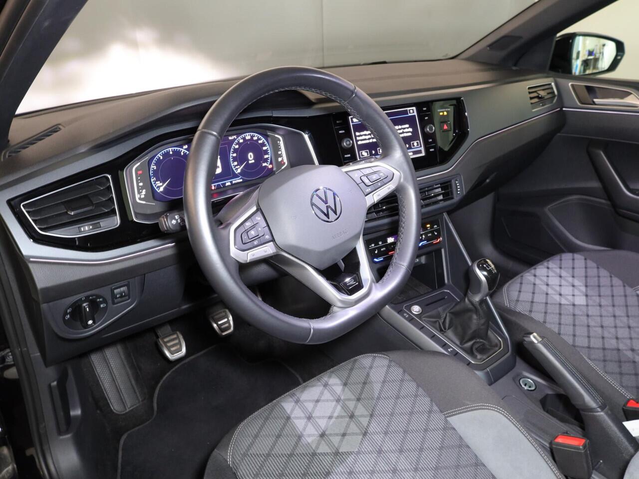 Volkswagen POLO 1.0 TSI R-Line 95 pk | Verlengde garantie | Navigatie via App | Parkeer camera | Adaptieve cruise control | LED koplampen | R-Line |