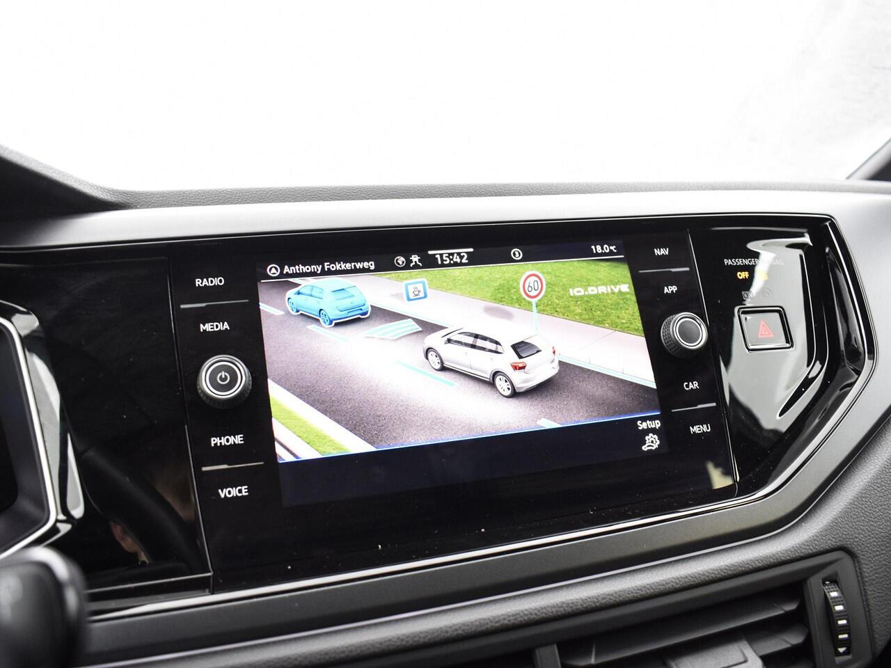 Volkswagen POLO 1.0 TSI 95pk DSG R-Line · Apple/Android Car Play · Navigatie · P-Sensoren · ACC · Climatronic · 16'' Inch · Garantie t/m 10-01-2027 of 100.000km