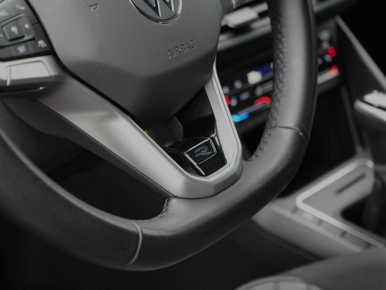 Volkswagen POLO 1.0 TSI 95 pk DSG R-Line Business | IQ Light | Stoelverwarming | Apple Carplay/Android Auto | Adaptive Cruise Control | 16 inch