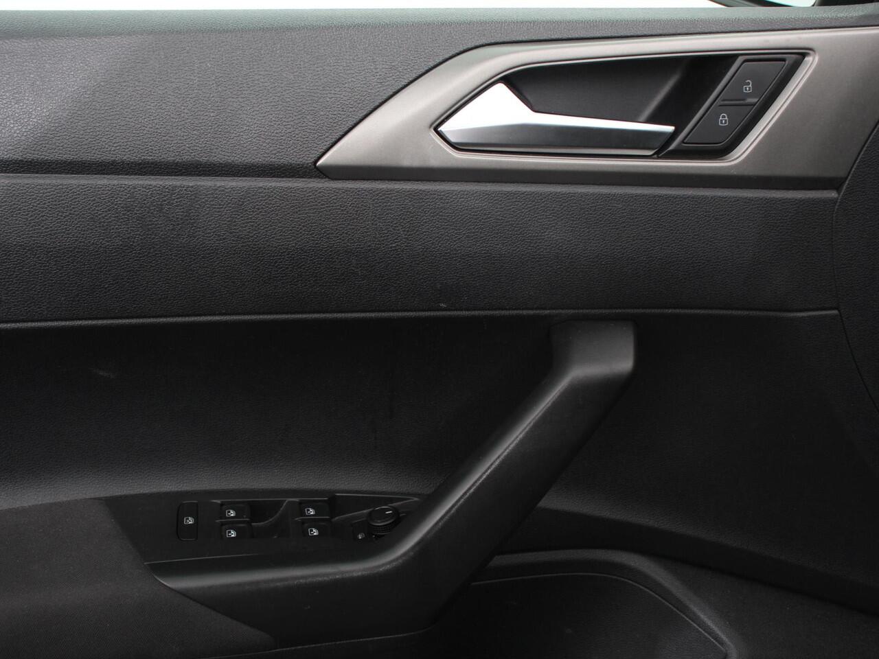 Volkswagen POLO 1.0 TSI DSG Comfortline | Navigatie | App Connect / Apple Carplay / Android Auto | Climate Control | Stoelverwarming | Extra Getint glas