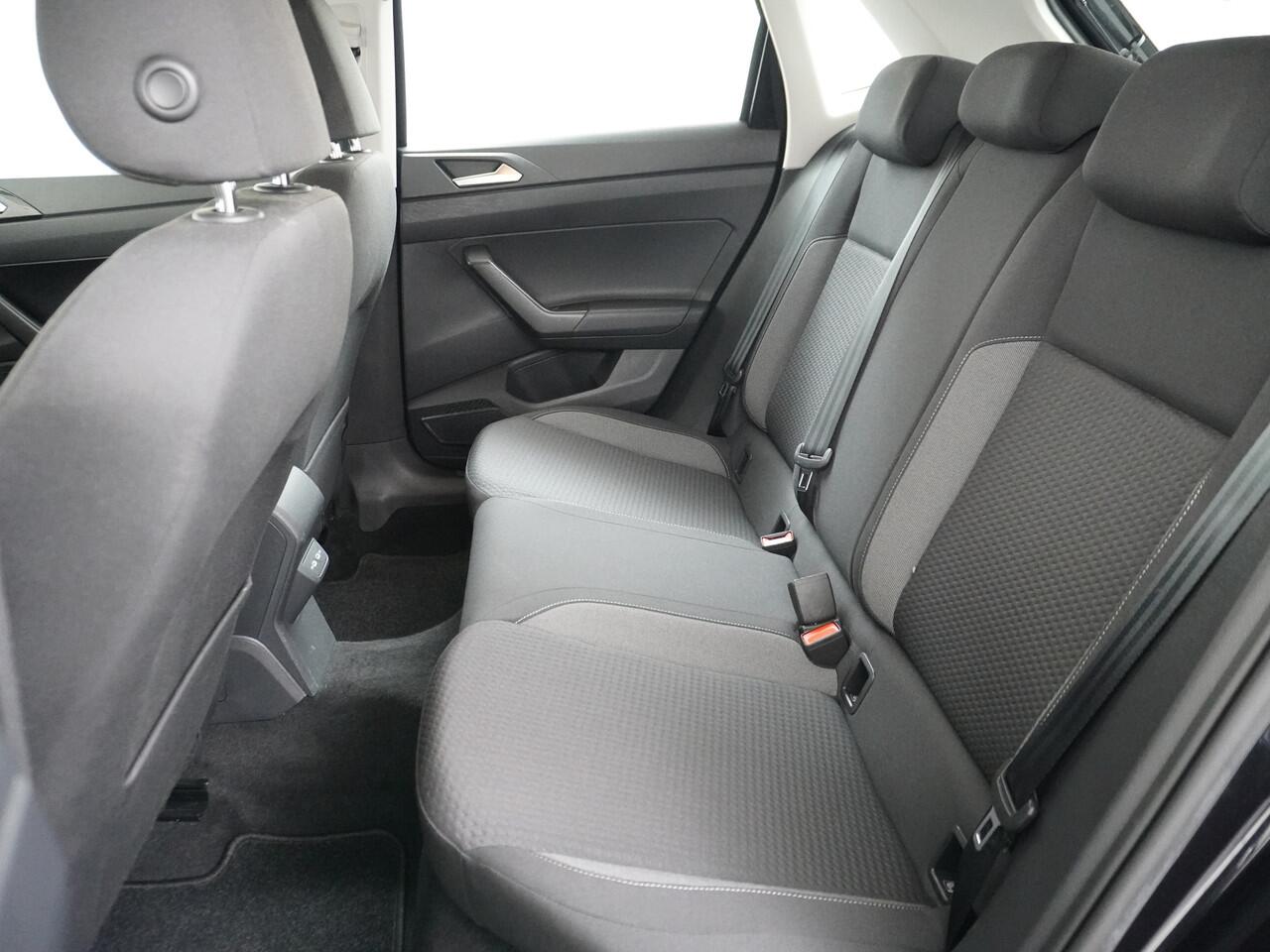 Volkswagen POLO T 96PK Navi Digi-Cockpit-Pro Adaptive-Cr. Apple Carplay Android App-Connect Dual-ECC PDC Stoel-Verwarmd Navi Life Business Lane-Assist Isofix Voicecommand DAB Front assist ChroomPack. Lmv 2/3Deelbare a-Bank 1e Eigenaar Origineel Nederlandse Auto EURO 6 ¤ 