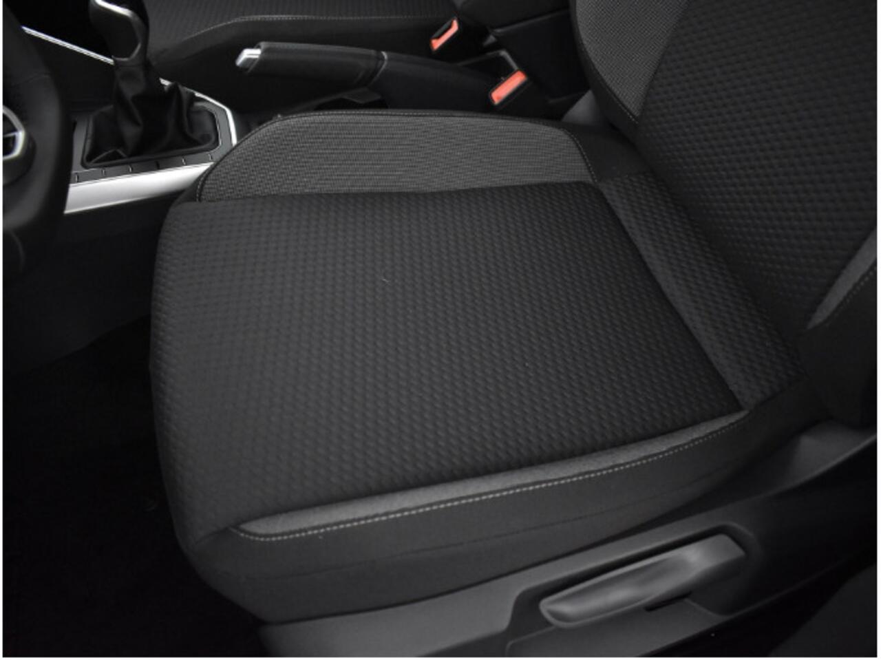 Volkswagen POLO Life Edition 1.0 TSI 95 pK 5 versn. Hand · Achteruitrijcamera · regensensor ·