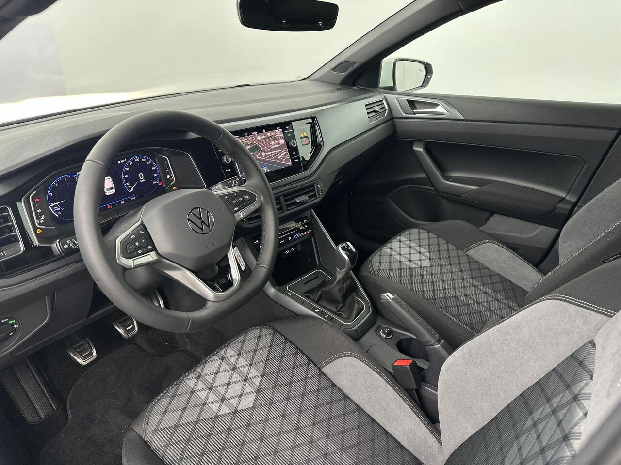 Volkswagen POLO R-Line-Edition 1.0 70 kW / 95 pk TSI Hatchback 5 v