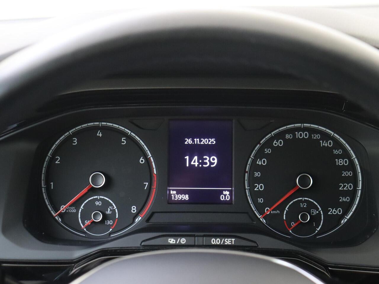 Volkswagen POLO 1.0 TSI R-Line Edition | Navigatie | Parkeersensoren | Airco | CarPlay | Adaptieve cruise control | Draadloze telefoonlader |