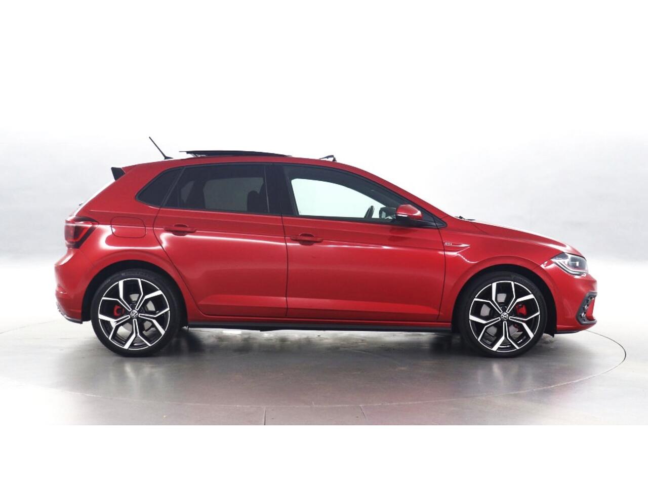 Volkswagen POLO GTI 2.0 207pk Automaat | Pano | Stoelverwarming | Keyless | Cruise | Camera
