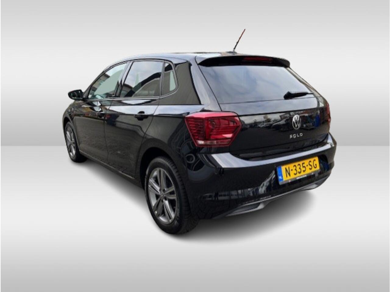 Volkswagen POLO 1.0 TSI Comfortline Parkeersensoren / LM velgen / Stoelverwarming / Navigatie