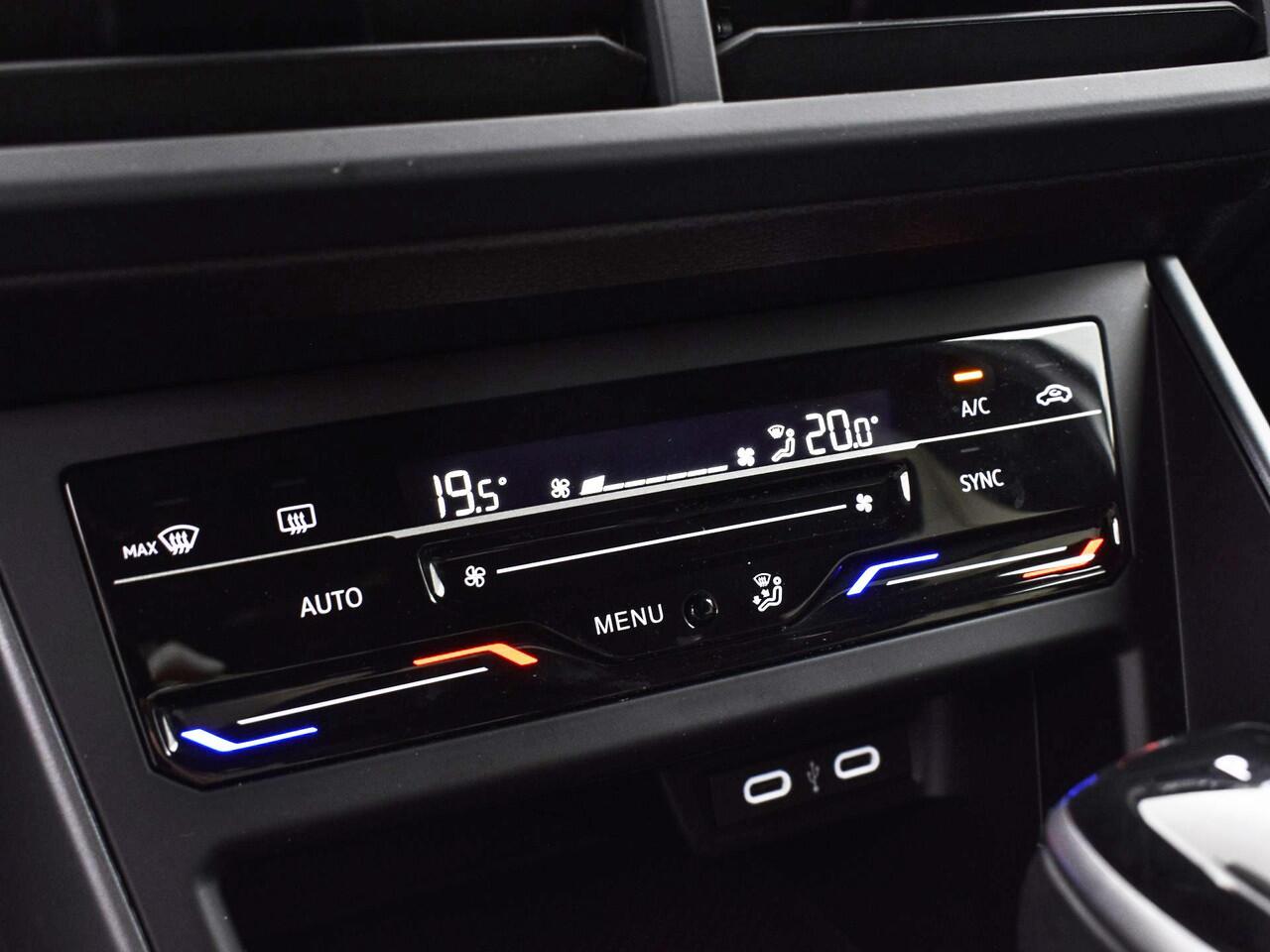 Volkswagen POLO 1.0 TSI 95pk DSG R-Line · Camera · Apple/Android Car Play · P-Sensoren· Getint Glas · Verkeersbord Herkenning · 16'' Inch · Garantie t/m 24-11-2028 of 100.000km