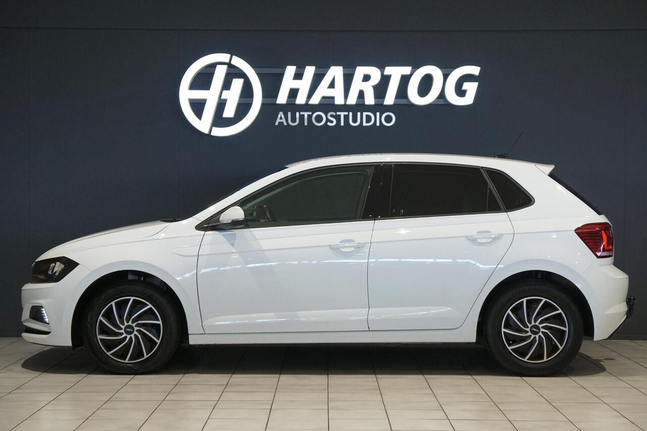 Volkswagen POLO 1.0 TSI Comfortline Automaat + STOELVERWARMING / TREKHAAK / APPLE CARPLAY