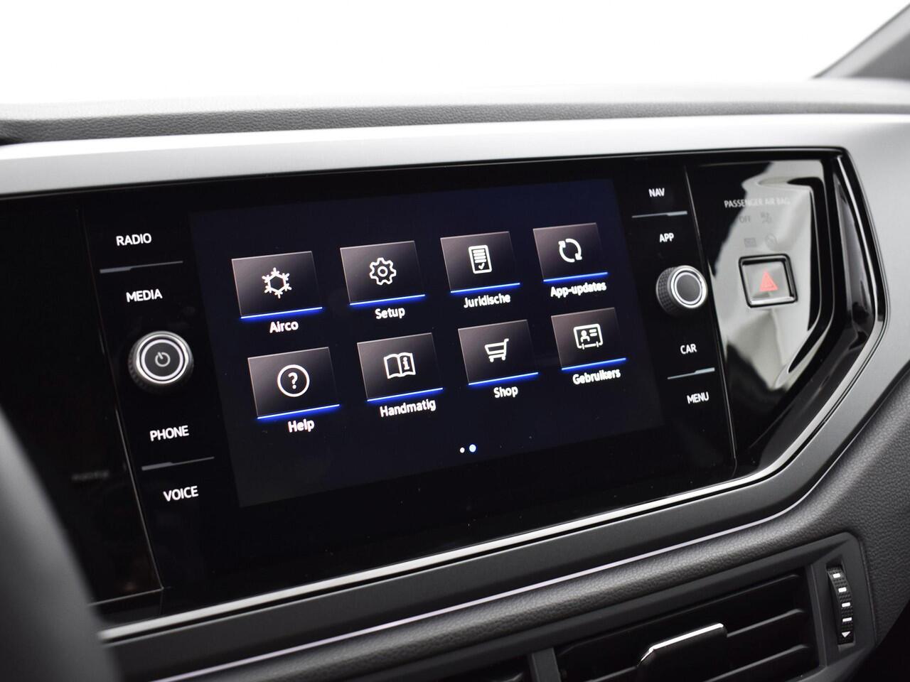 Volkswagen POLO R-Line Edition 1.0 TSI 95 PK 7 Versn. DSG · Voorraad Actie · Prijs is inclusief EU 2000,- inruilpremie · Speciaal ingekocht