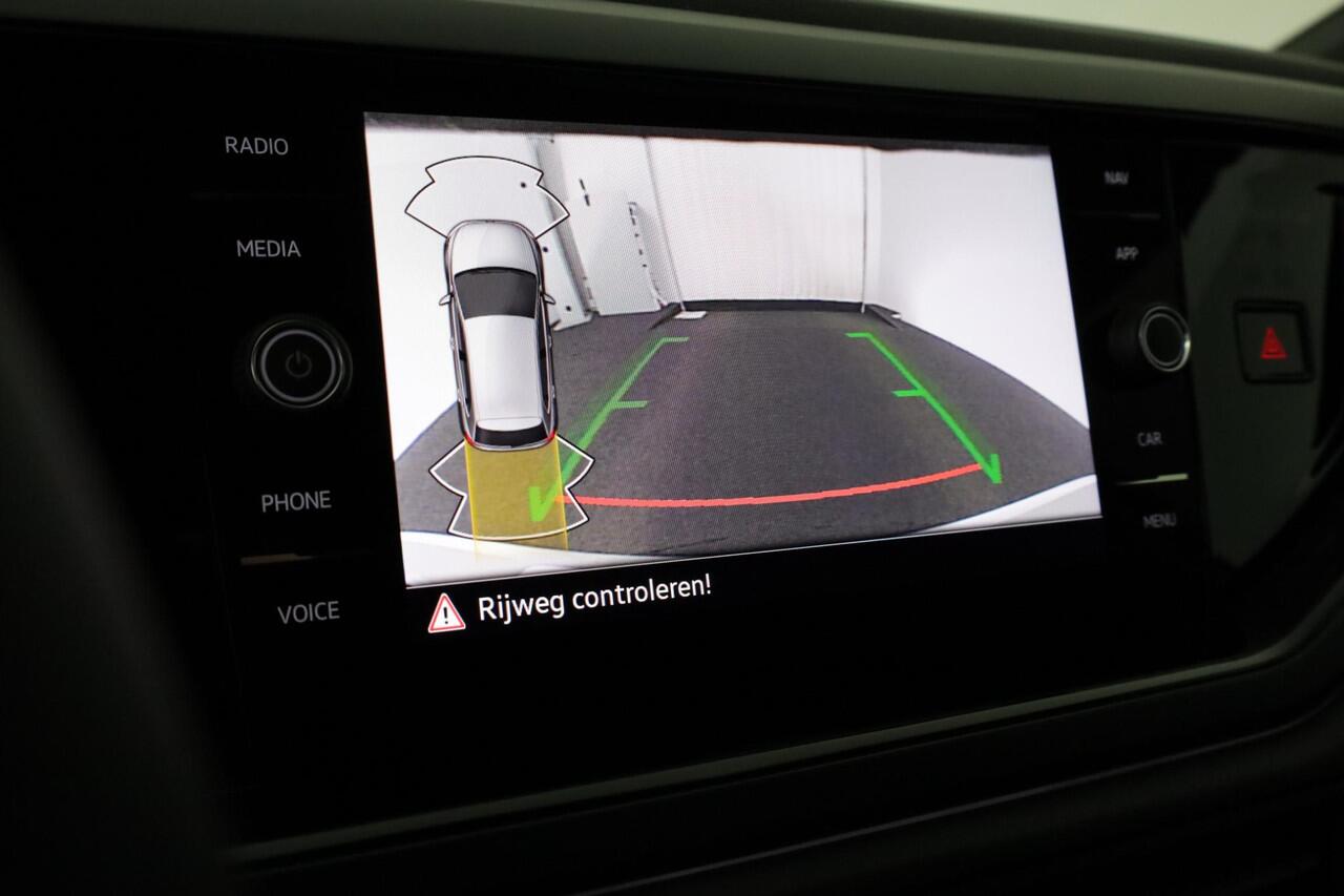 Volkswagen POLO R-Line Edition 1.0 TSI 70 kW / 95 pk DSG | IQ Light | Camera | Stoelverwarming | Navigatie