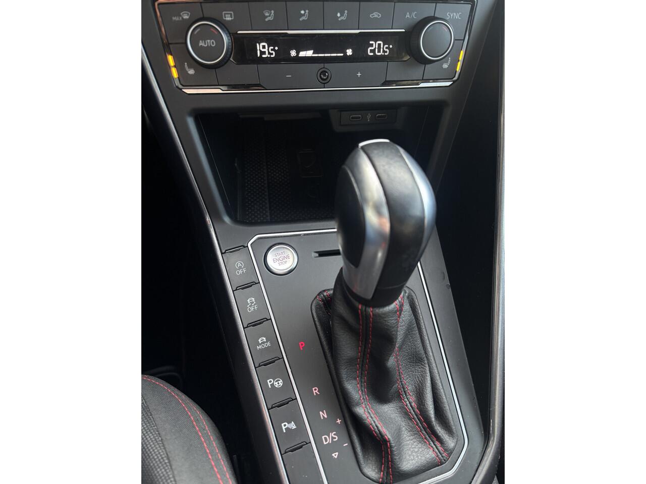 Volkswagen POLO 2.0 TSI GTI Pano Keyless Camera