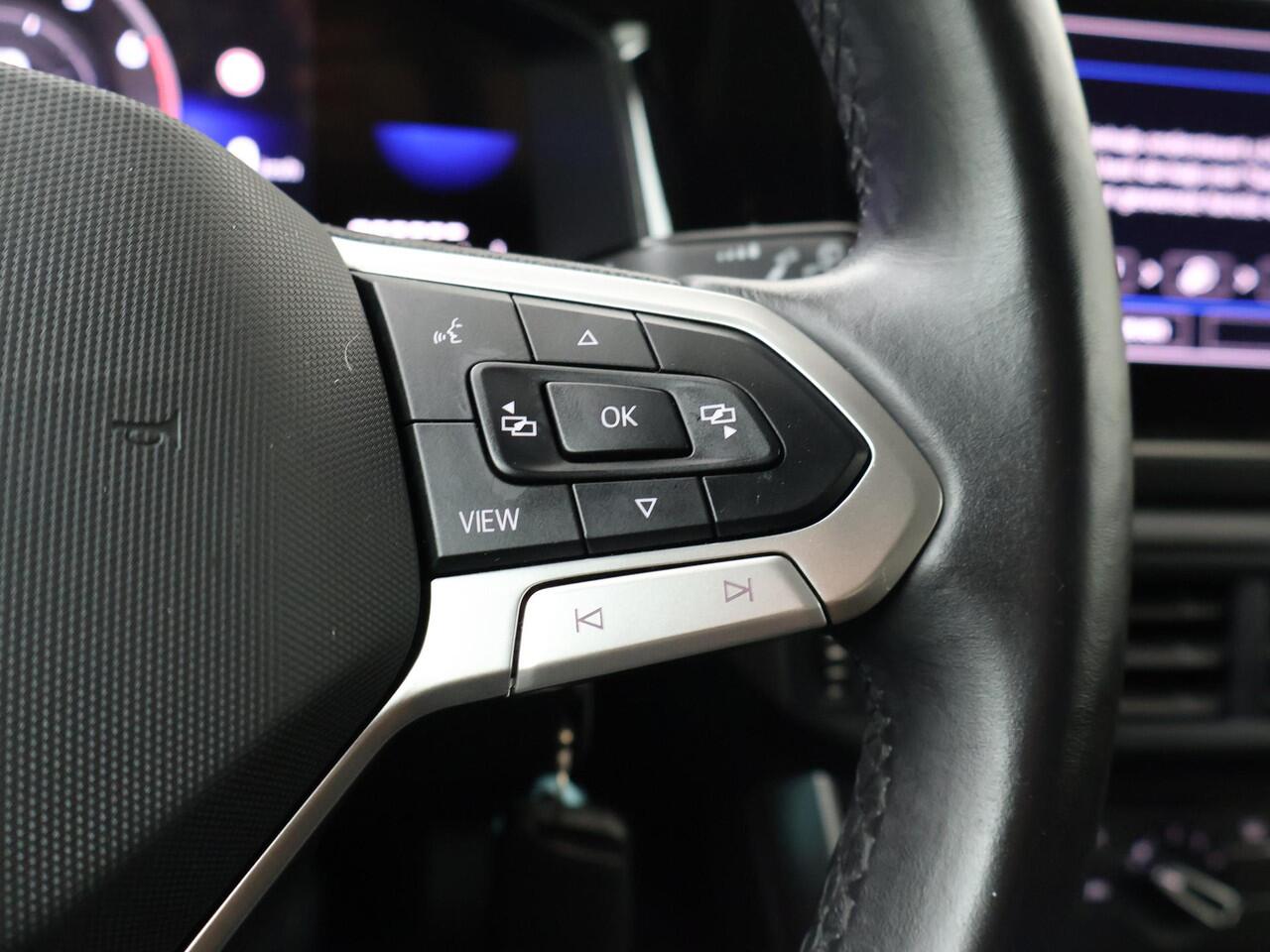 Volkswagen POLO 1.0 TSI Life | 95 PK | Trekhaak afneembaar | Navigatiesysteem | Parkeersensoren |