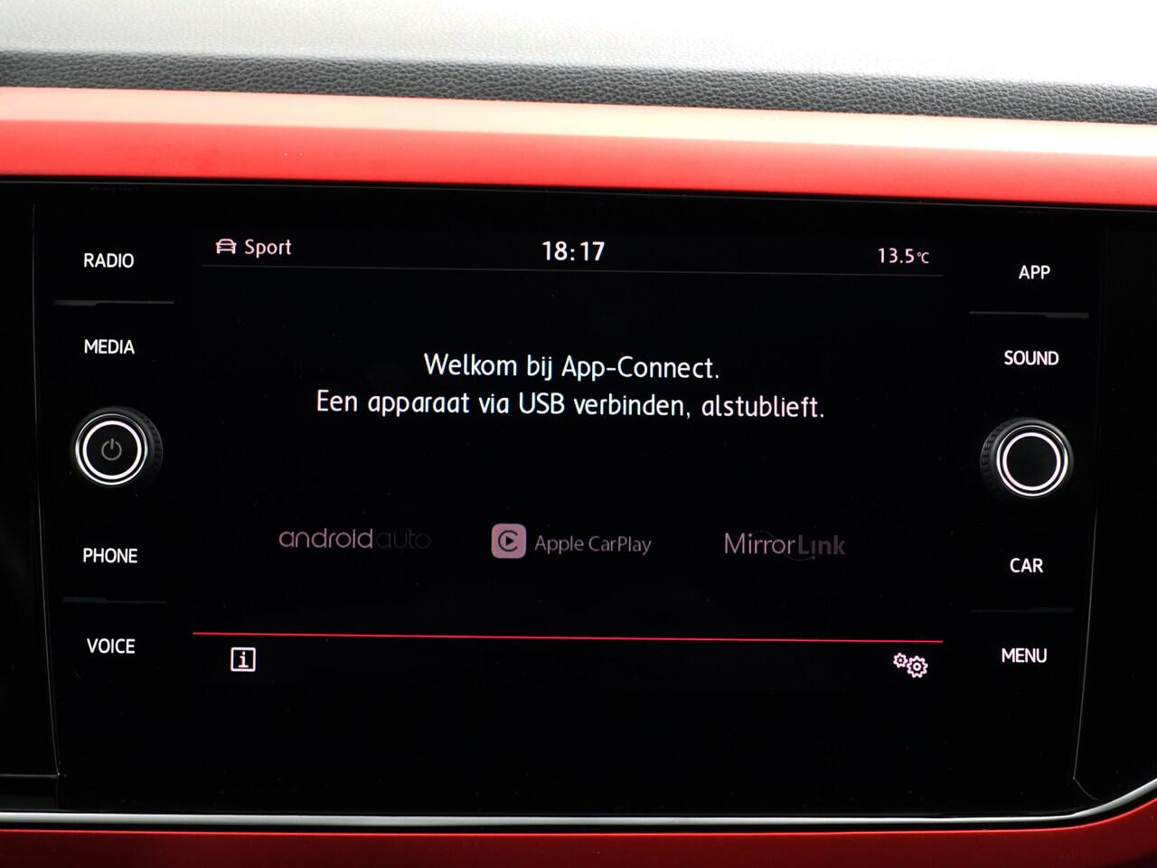 Volkswagen POLO 2.0 TSI GTI Aut- Panoramadak, CarPlay, Android Auto, Stoelverwarming, Dynamic select, Camera