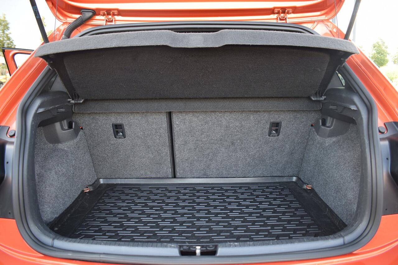 Volkswagen POLO 1.0 TSI Highline Business R | R-Line | CarPlay | Half Leer | Climate | ACC